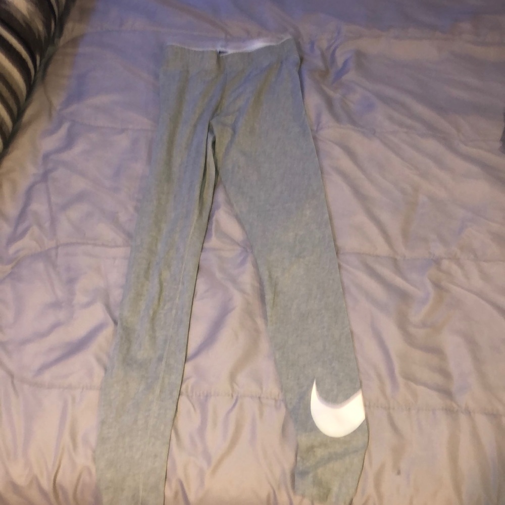 Grey Nike leggings